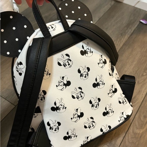 OFFICIAL DISNEYLAND BACKPACK - Picture 6 of 6